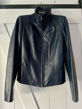 Danier Slim Fit Navy Blue Italian Leather Women's Jacket, size small